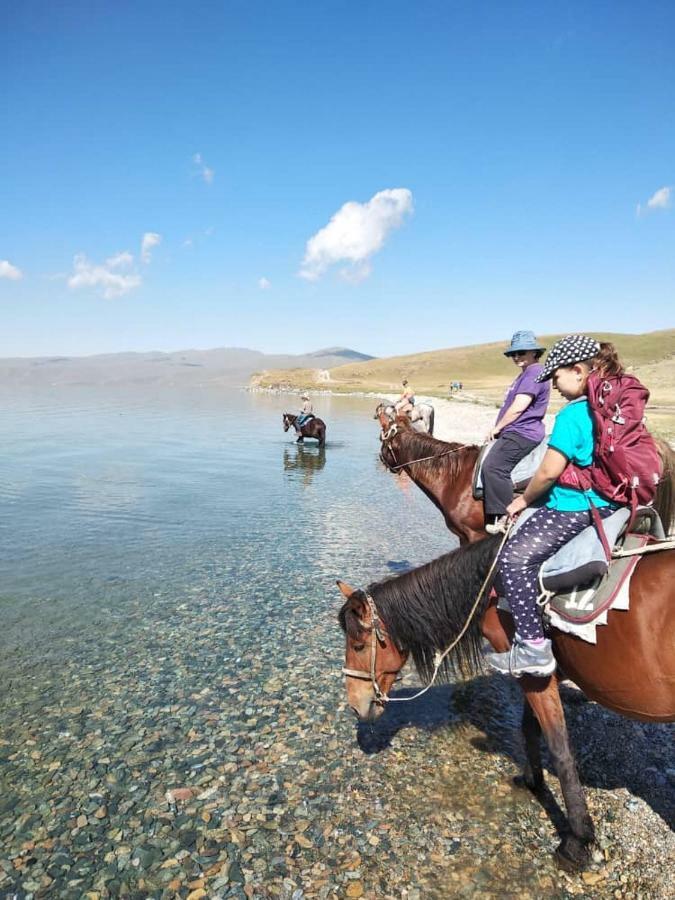 Horseback Holiday At Kyzart Village Dzhangyaryk Exteriér fotografie
